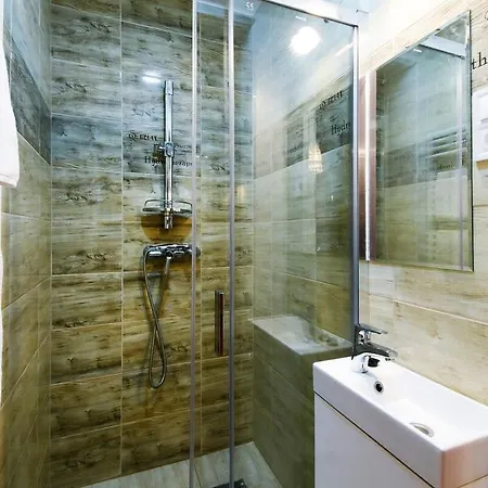 Very Very Spacious New