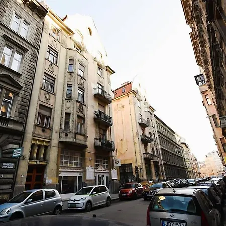 Very Very Spacious New * Budapeste