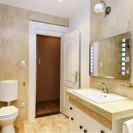 Very Very Spacious New 公寓 *