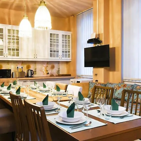 Very Very Spacious New 公寓