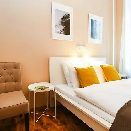 Very Very Spacious New 公寓