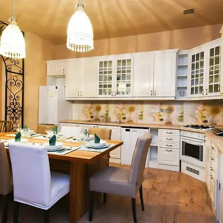 Very Very Spacious New בודפשט