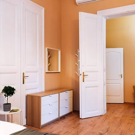 דירה Very Very Spacious New