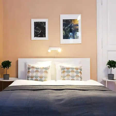 Very Very Spacious New Budapest