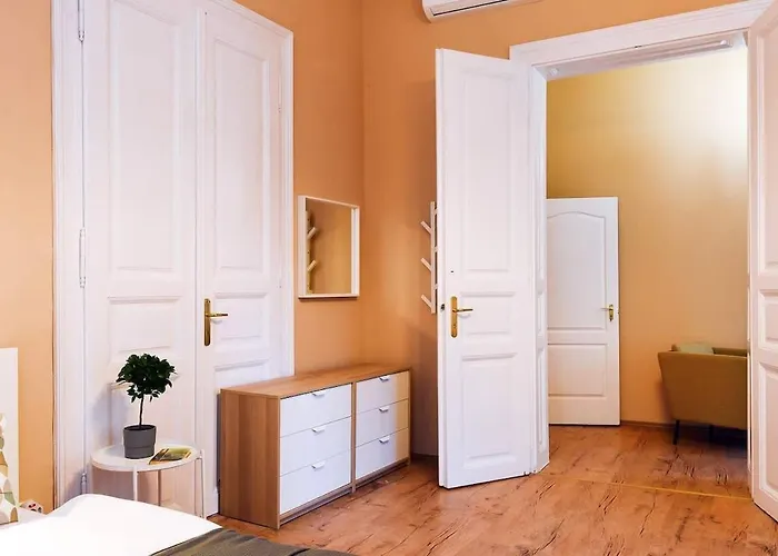 Apartament Very Very Spacious New